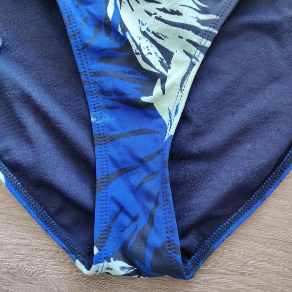 Ardene Swim Floral Pattern Bikini Set, Top XL and Bottom L - Picture 11 of 14